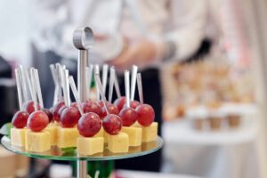 Menu finger food: soluzioni pratiche e gustose per il tuo evento